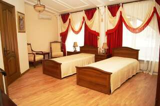 Гостиница Династия Новосибирск Улучшенный двухместный номер с 2 отдельными кроватями-1